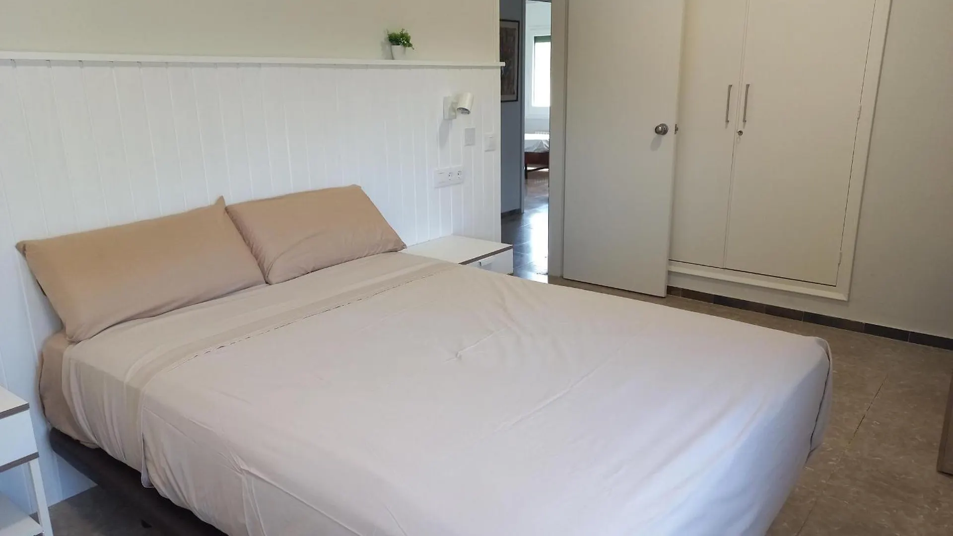 Casa De Vacaciones: A/A, Wifi, Barbacoa, Gran Jardin, Parking, Deporte - Sant Pere Pescador - Es-89-140 0*,  İspanya